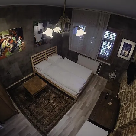 Eksen Art Suites *