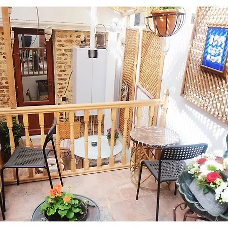 Bed & Breakfast Eksen Art Suites *